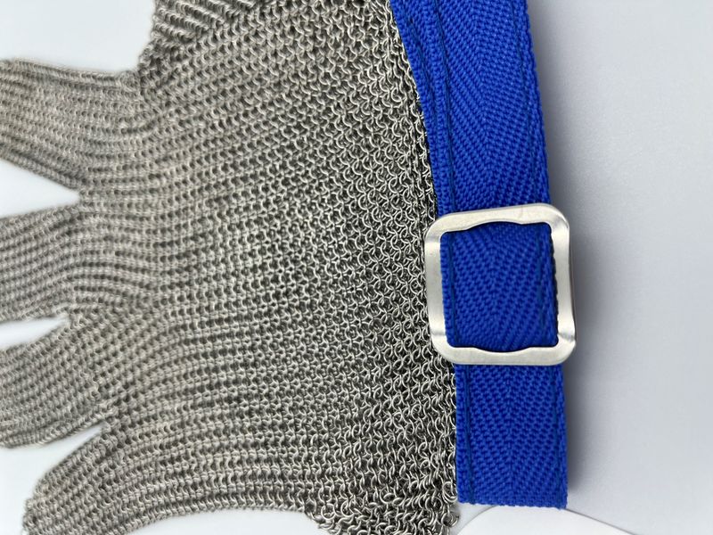 Рукавичка кольчужна плетені кільцями з нержавіючої сталі. Захист рук від подряпин і порізів 447 фото
